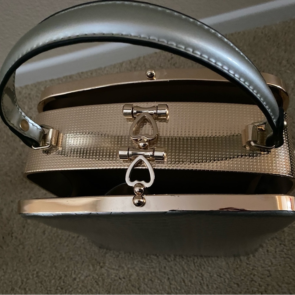 Silver Snakeskin Pattern Handbag With Detachable … - image 3